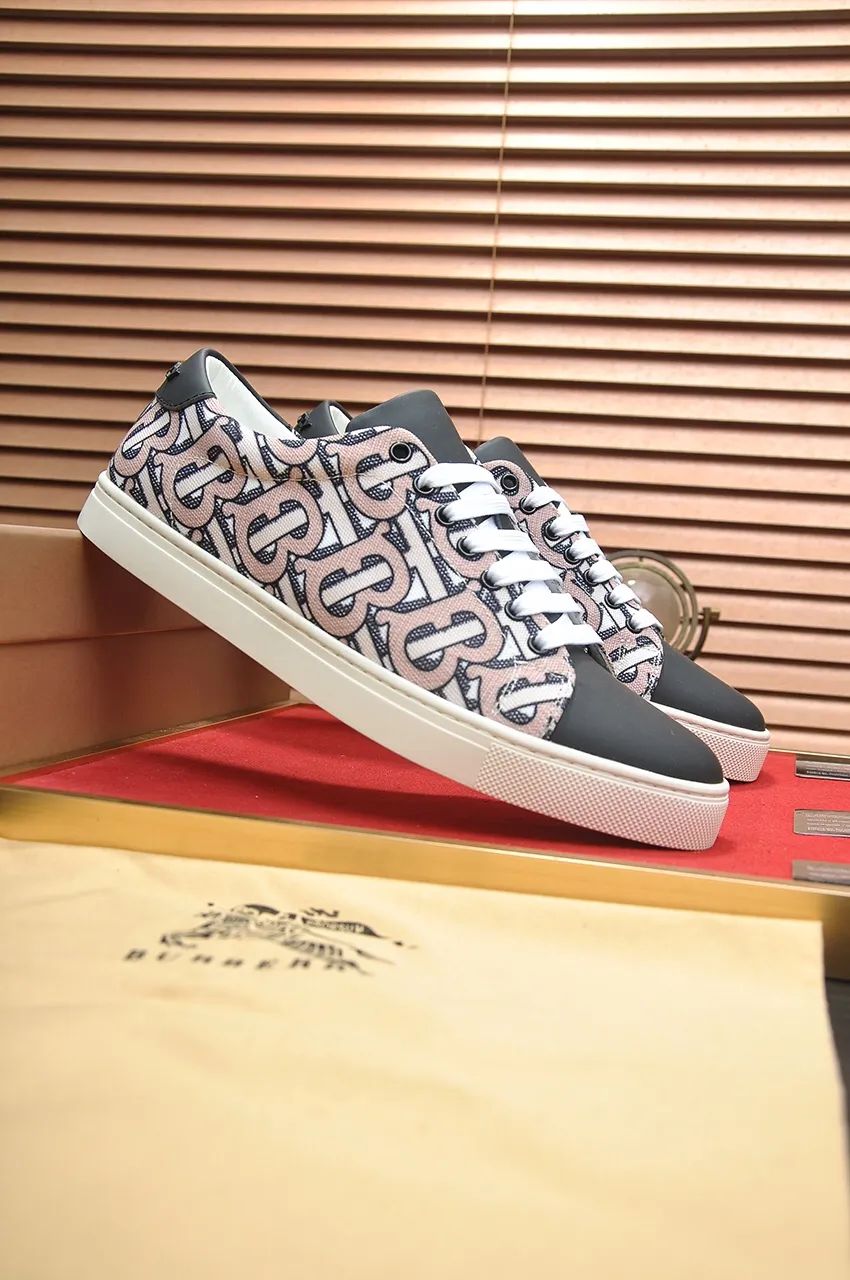 Men's shoes💰480💶[Burberry] (cowhide lining) classic low-top sneakers｜Imported cowhide with classic plaid fabric｜Cow leather lining｜Original outsole｜Fine workmanship and comfortable to wear Size: 38-44 (customized at 45)